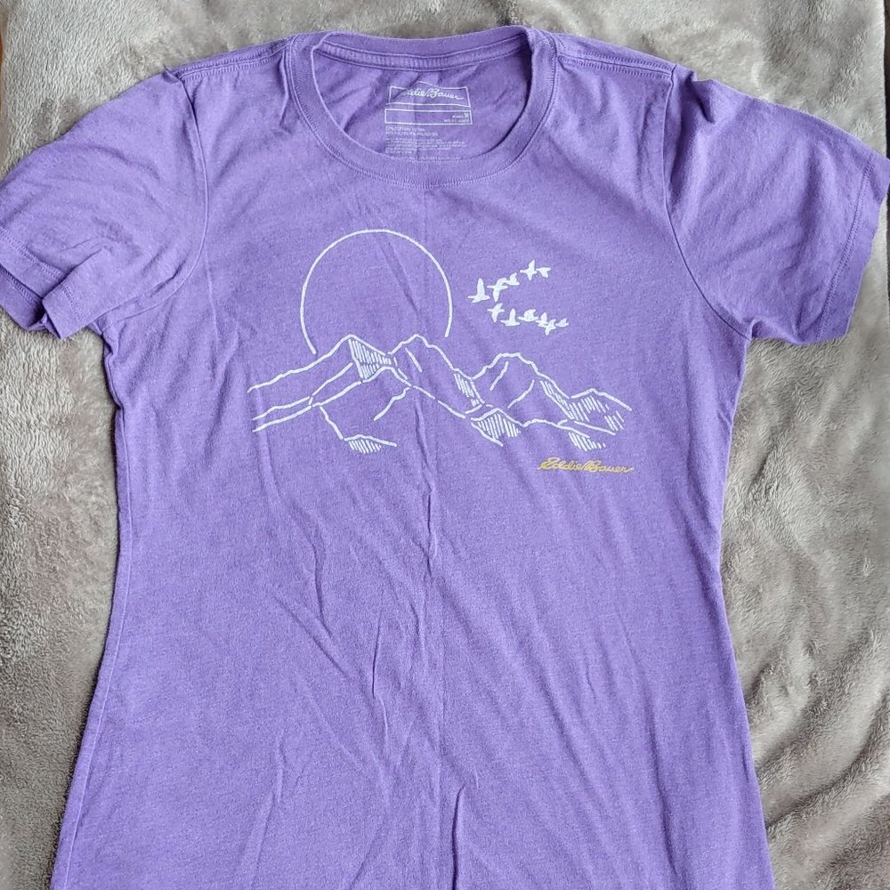 Eddie Bauer Purple Mountainscape Tee (M) EUC